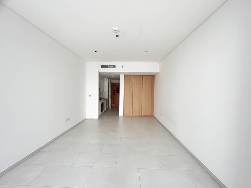 Huge Layout | Canal View | Ready to Move Huge Layout | Canal View | Ready to Move