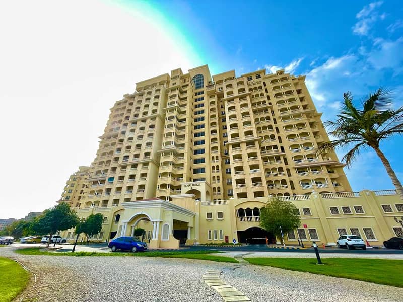 *Full sea view* 2BR apartment at royal breeze