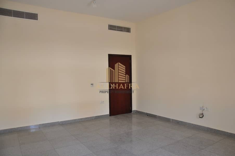 Квартира в Аль Маракхания, 2 cпальни, 38000 AED - 6160890