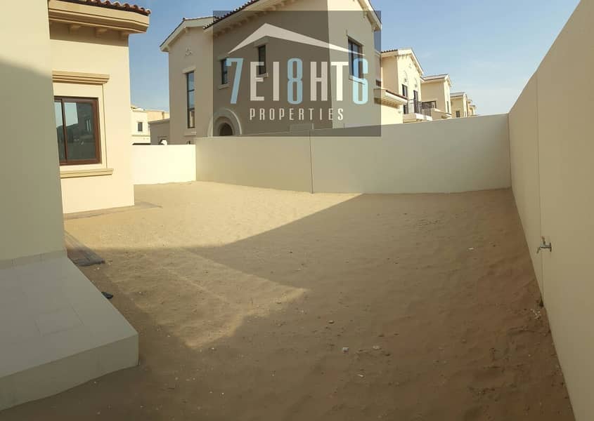 Beautifully presented: 4 b/r semi-independent villa + maid room + garden for rent in Mira Beautifully presented: 4 b/r semi-independent villa + maid room + garden for rent in Mira