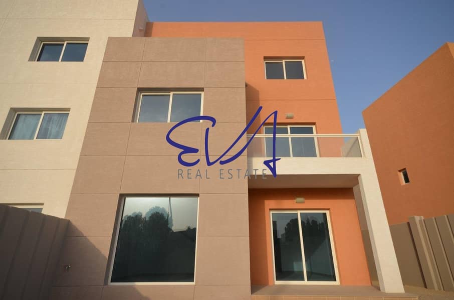 Exclusive ! Single Row 5Beds+M w/ Private Pool and Garden Exclusive ! Single Row 5Beds+M w/ Private Pool and Garden