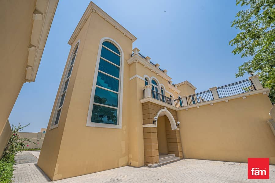 1 of a Kind | Immaculate Condition| Key Location 1 of a Kind | Immaculate Condition| Key Location