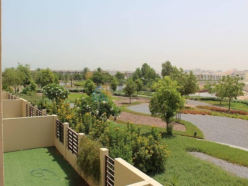 Spacious 3B plus maid I Townhouse  Garden View