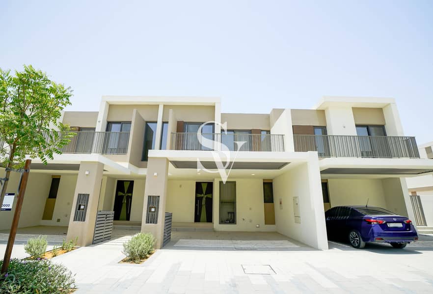 Ready to Move In | Single Row | Kitchen Equipped Ready to Move In | Single Row | Kitchen Equipped
