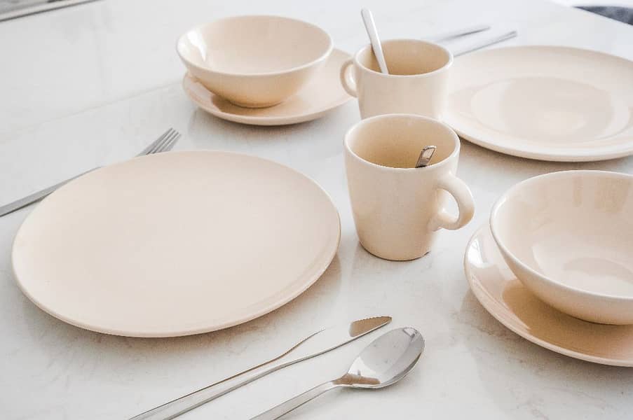 6 Plates and Cutlery