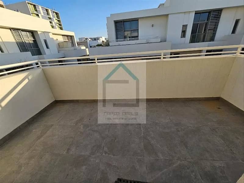 2BR+S Townhouse with Terrace 2BR+S Townhouse with Terrace