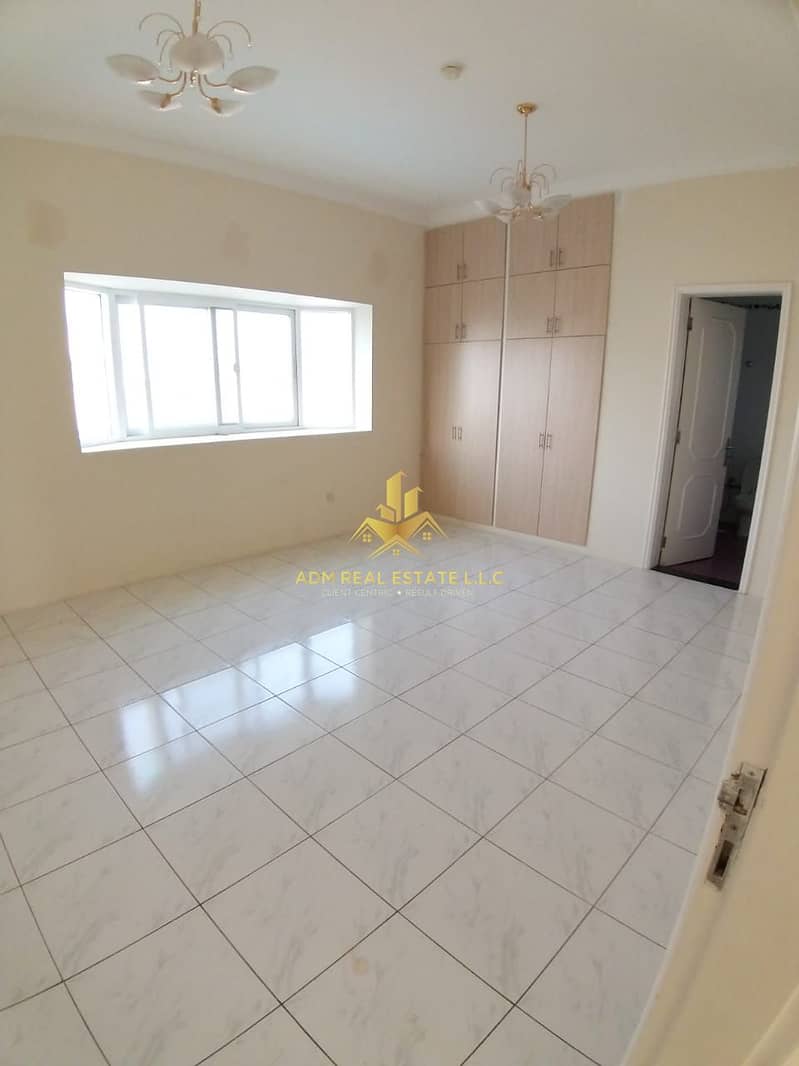 *GRAB THE DEAL**SPACIOUS LAYOUT**HUGE 5BR INDEPENDENT VILLAPVT