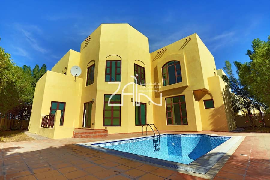 No Commission Superb Villa with Pool Large Layout