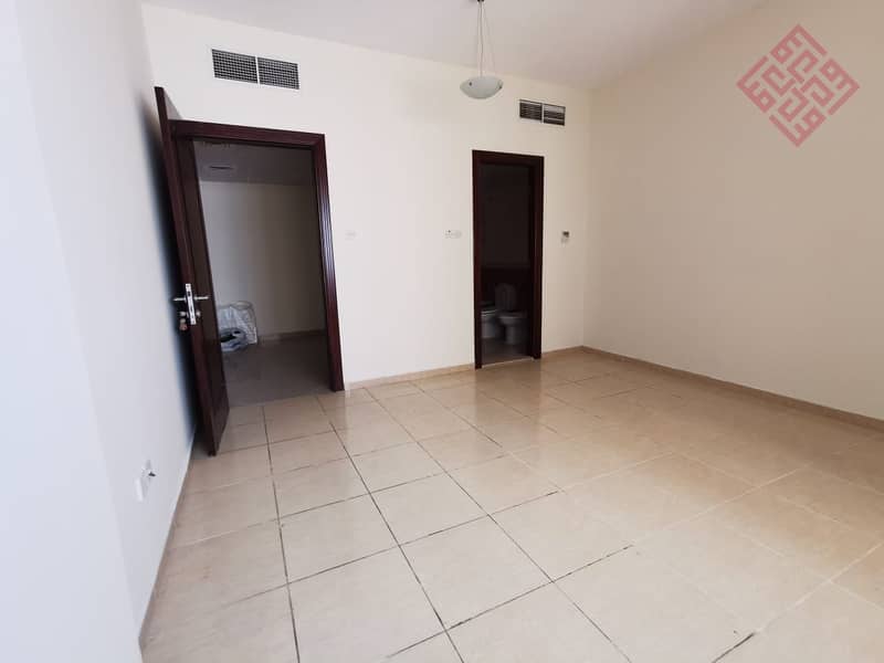 Квартира в Аль Маджаз，Аль Маджаз 3, 2 cпальни, 37000 AED - 6634905