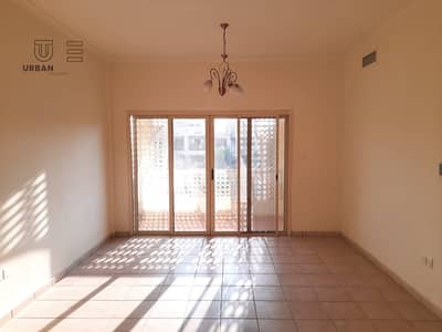 Dynamic Unit / 2 Bedroom + maid / Great Location