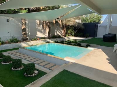 5 Bedroom Villa for Sale in Yas Island, Abu Dhabi - Infinity Pool | Upgraded Unit | Corner Layout