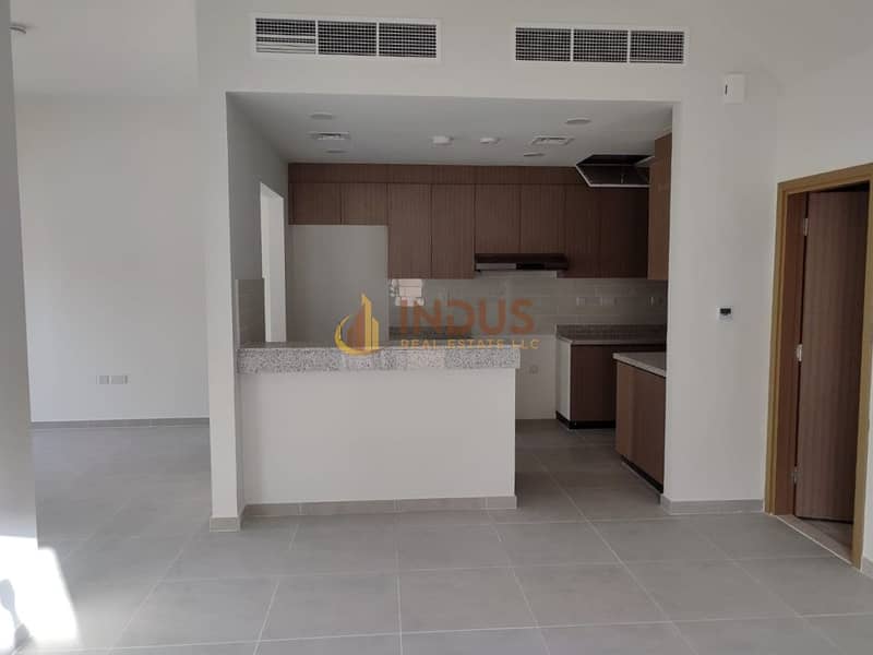 Cluster Home | Single Row | Close to Pool and Park Cluster Home | Single Row | Close to Pool and Park