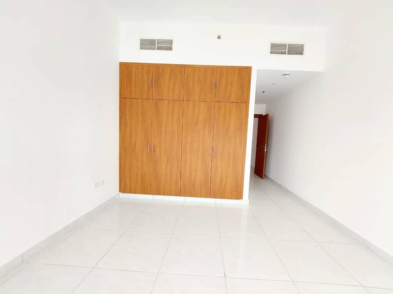 شقة في محيصنة 4،محيصنة 1 غرفة 40000 درهم - 7423438 شقة في محيصنة 4،محيصنة 1 غرفة 40000 درهم - 7423438
