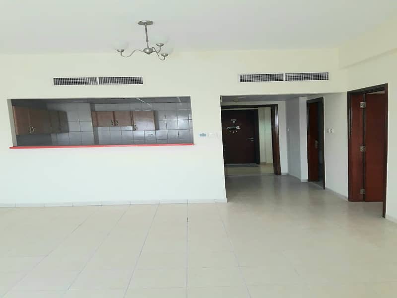 1 BEDROOM APARTMENT | VACANT | MASSIVE LIVING AREA | TRADITIONAL VIBE