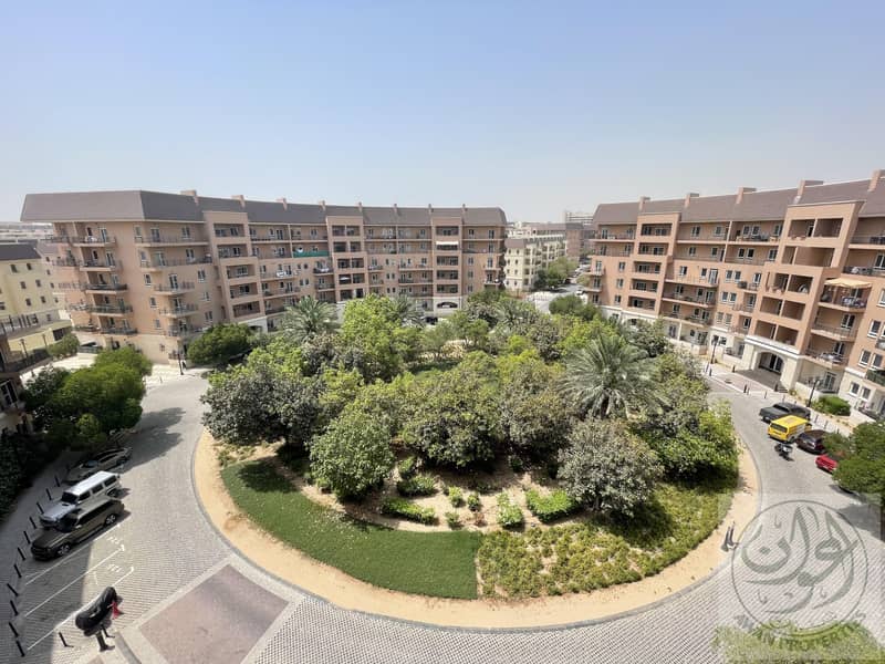 Amazing | Large Studio | Top Floor Amazing | Large Studio | Top Floor