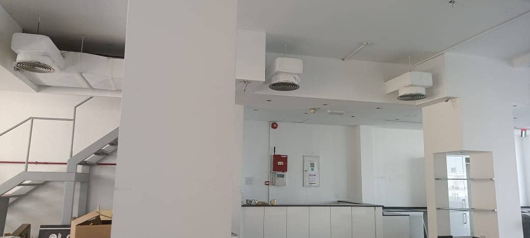 RETAIL SHOP FOR RENT | PRIME LOCATION IN AL KARAMA | MAIN ROAD FACING ZABEEL PARK VIEW RETAIL SHOP FOR RENT | PRIME LOCATION IN AL KARAMA | MAIN ROAD FACING ZABEEL PARK VIEW