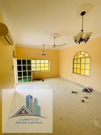 5 Bedroom Villa for Rent in Al Rawda, Ajman - Villa for rent in Ajman, Al Rawda district, the second piece of the street