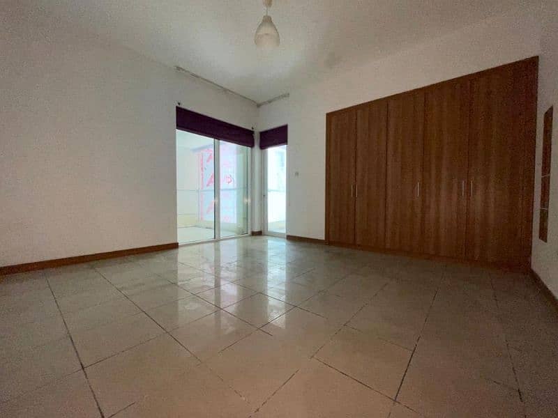Spacious / Chiller Free / Ready / Close to Tram Spacious / Chiller Free / Ready / Close to Tram