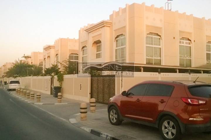 Spacious Commercial Villa Along Jumeirah Road