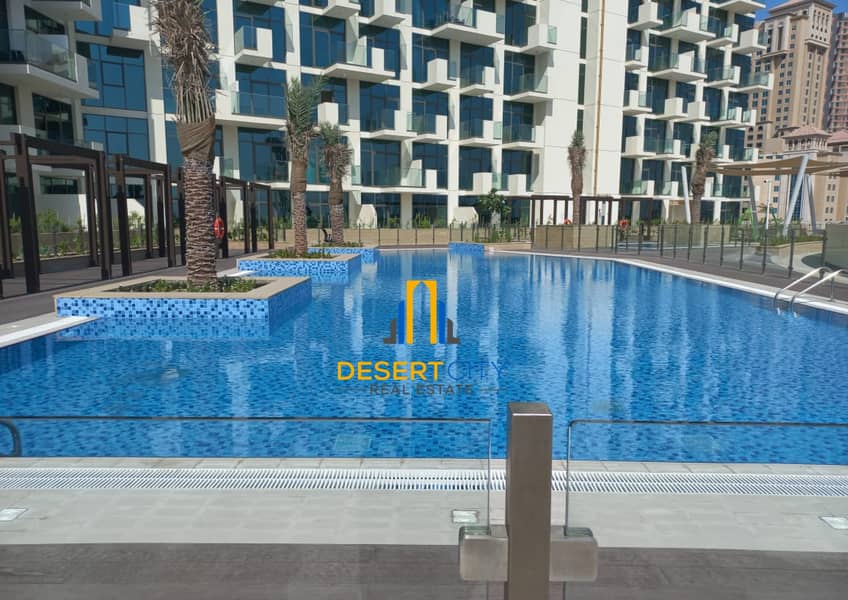 21 Swimming pool