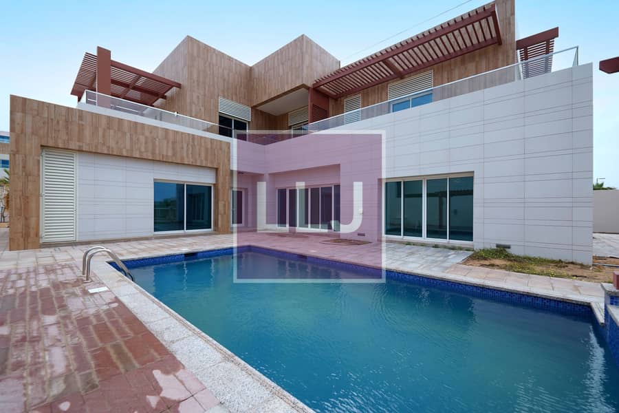 Ready Occupier | Luxury Villa with Private Pool