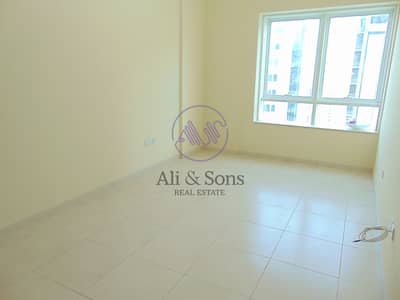 شقة 3 غرف نوم للايجار في المركزية، أبوظبي - شقة في شارع الاستقلال،المركزية 3 غرف 80000 درهم - 4546758