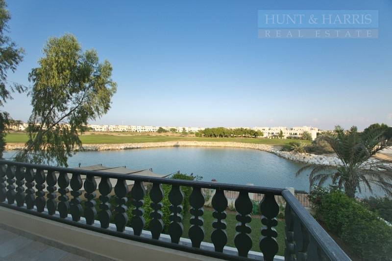 Stunning waterfront property | Golf Views | Steps from the beach Stunning waterfront property | Golf Views | Steps from the beach