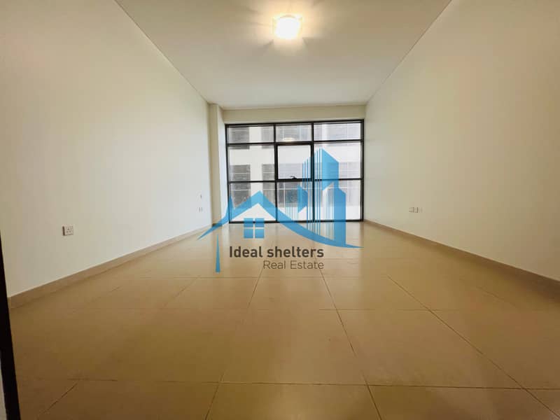 Very Spacious One Bed Room With Balcony