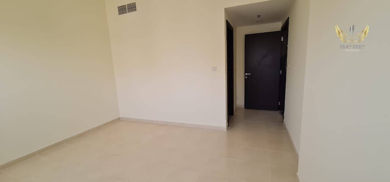 CHILLER FREE SPACIOUS 1BHK WITH DOUBLE BALCONY - VACANT CHILLER FREE SPACIOUS 1BHK WITH DOUBLE BALCONY - VACANT