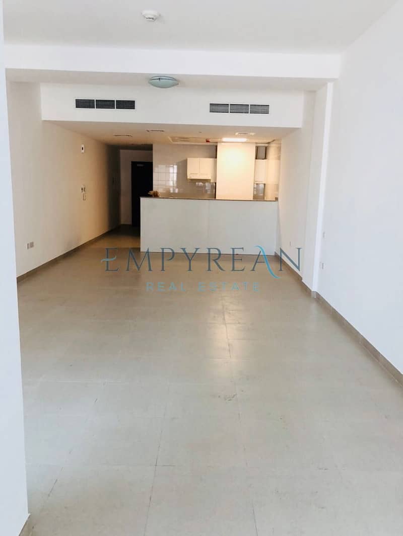Spasious & Upgraded | Bright & Sunny | Mid floor Unit Spasious & Upgraded | Bright & Sunny | Mid floor Unit