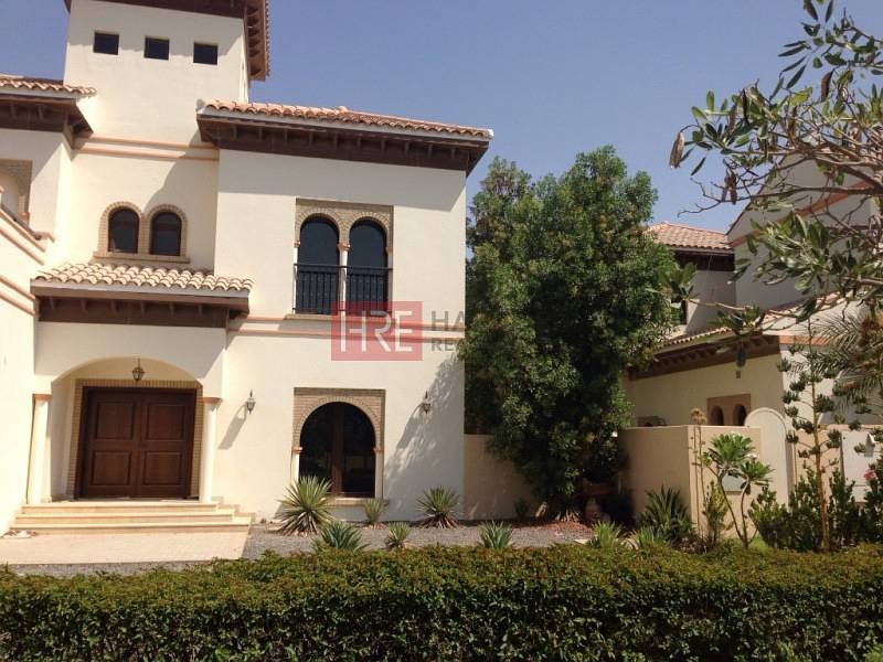 Well-Maintained 5BR Villa with Pool and Garden