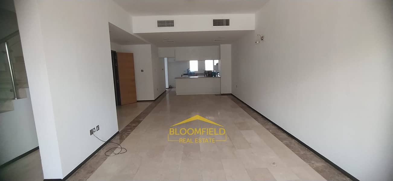 Bright 4 BHK + Maid || Specious Unit || Best Deal || Vacant on Transfer Bright 4 BHK + Maid || Specious Unit || Best Deal || Vacant on Transfer