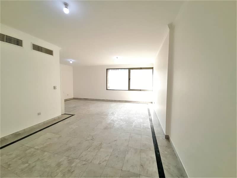Квартира в Аль Халидия, 3 cпальни, 85000 AED - 7342744
