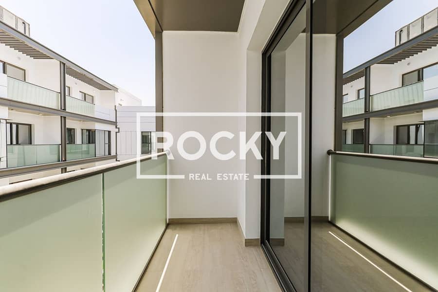 Spacious 1 bed| Landscape View| Brand New