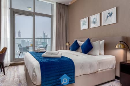 Studio for Rent in Business Bay, Dubai - Elegant Studio with Balcony | Canal View | Available Now