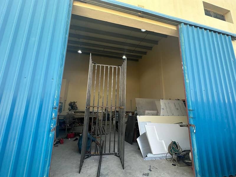 For sale 7 warehouses in the Emirate of Sharjah, Al Saja'a area
