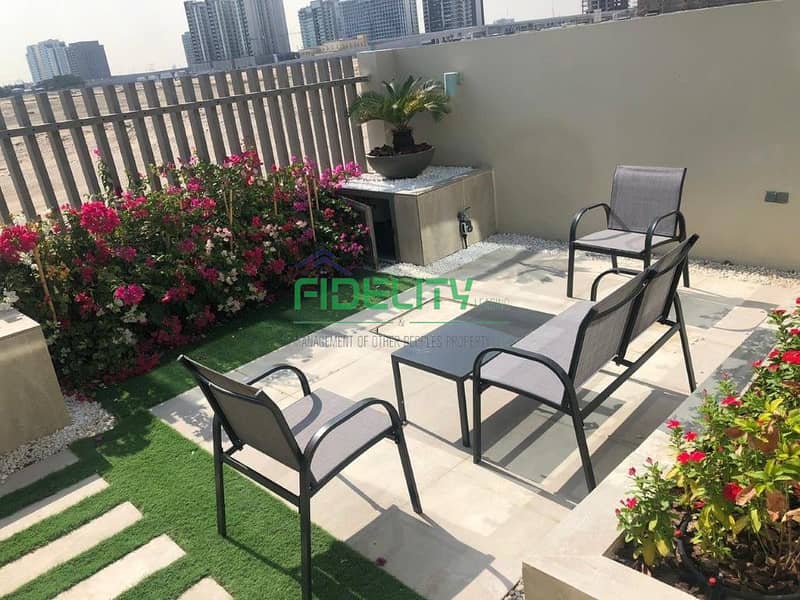 No Commission l 3BR Single Row l Available beginning of October No Commission l 3BR Single Row l Available beginning of October