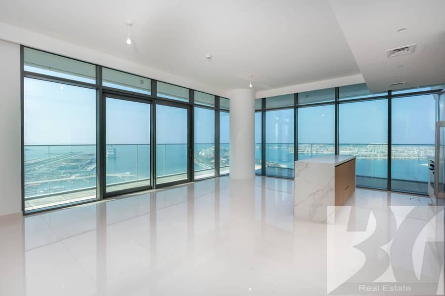 Beachfront Living l Full Sea View l Exclusive and  Huge Apartment
