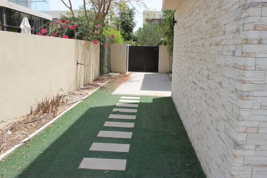 Type THH, Very close to Pool & Park Type THH, Very close to Pool & Park
