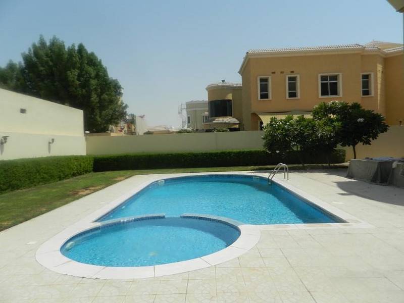 Beautiful 5bed villa with Pool in Barsha South