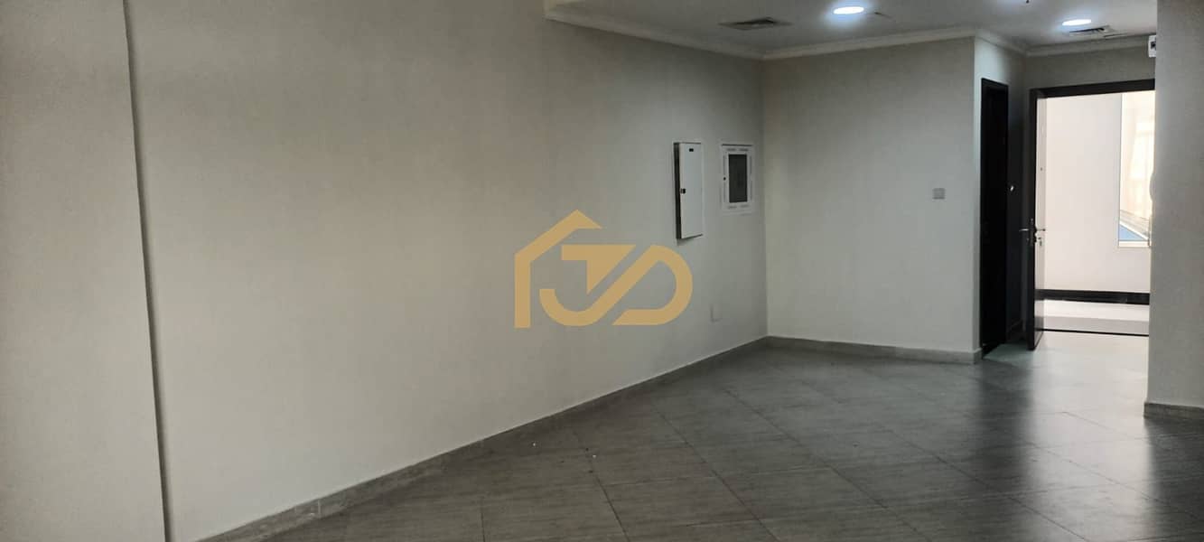 SPACIOUS 1 BED ROOM APARTMENT IN PRIME LOCATION SPACIOUS 1 BED ROOM APARTMENT IN PRIME LOCATION