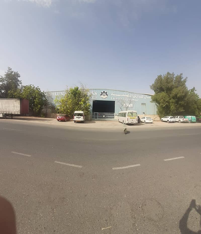 200,000 sq ft warehouse & Land for rent in Al Quoz IndustrialArea 3