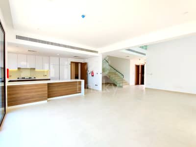 4 Bedroom Townhouse for Sale in Yas Island, Abu Dhabi - Upgraded|Close To The Community Club|Ready To Move In