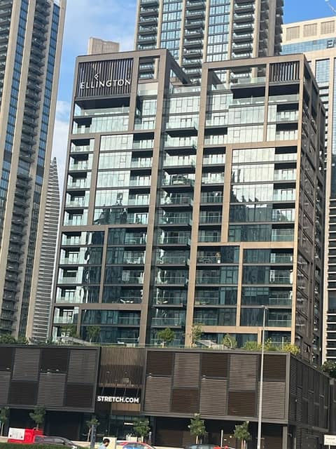 Distress Sale  DT 1 Tower Huge Layout Luxurious 2 BR In Down Town