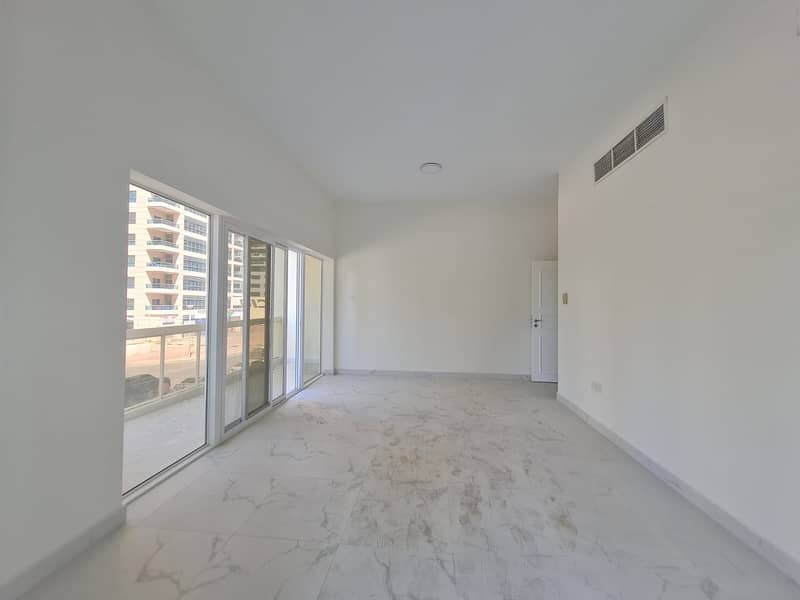 Big Terrace| Vacant | Bright | High Roi Big Terrace| Vacant | Bright | High Roi