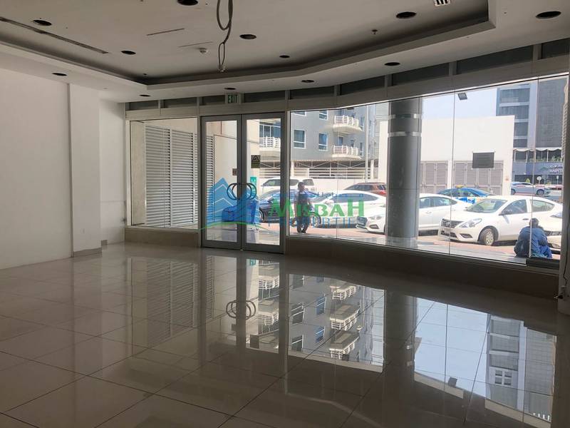 979 Sq.ft to 1800 Sq.ft Shops available next to Deira City Center with free chiller.