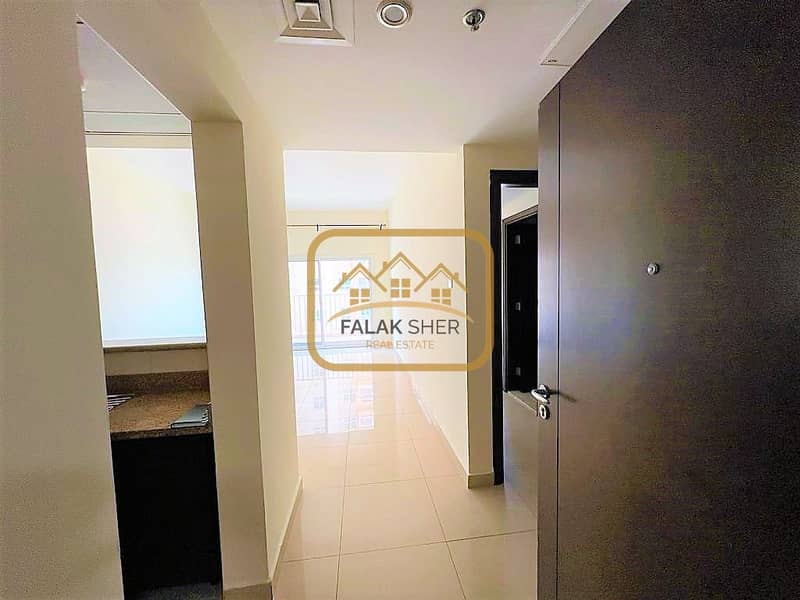 مشرق وخادع | مطبخ شبه مغلق | 42k في 1 chq مشرق وخادع | مطبخ شبه مغلق | 42k في 1 chq