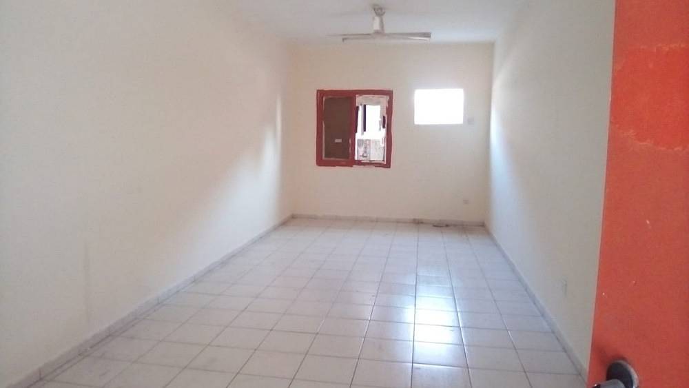 Independent Block- 65 rooms; 6 persons approval; 3 kitchen & 3 Dining & 3 Laundry rent in Al Quoz