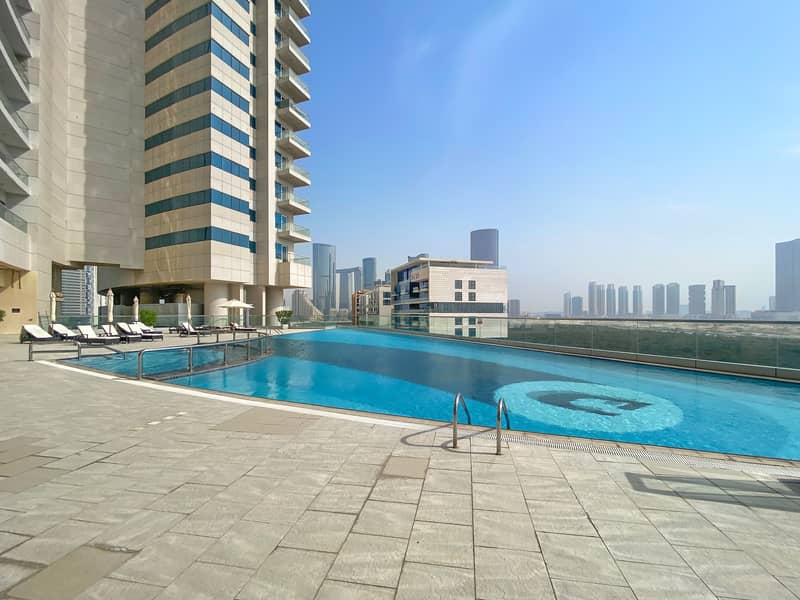 21 Swimming pool
