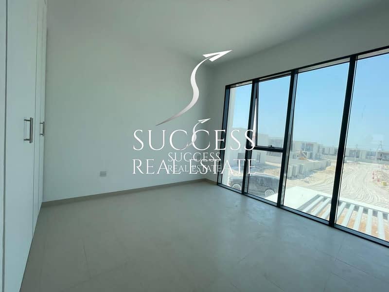 3 BR Villa I Single Row I Park & Pool View 3 BR Villa I Single Row I Park & Pool View